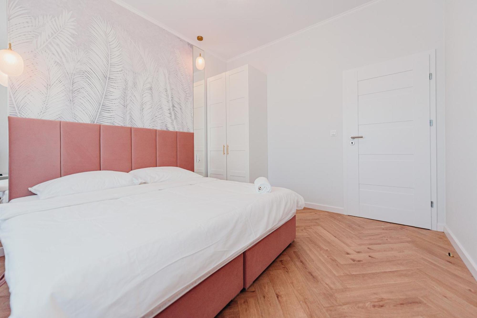 3 Bedrooms Premium Bella Rosa For 8 Guests With Ac And Underground Parking Rzeszów Exterior foto