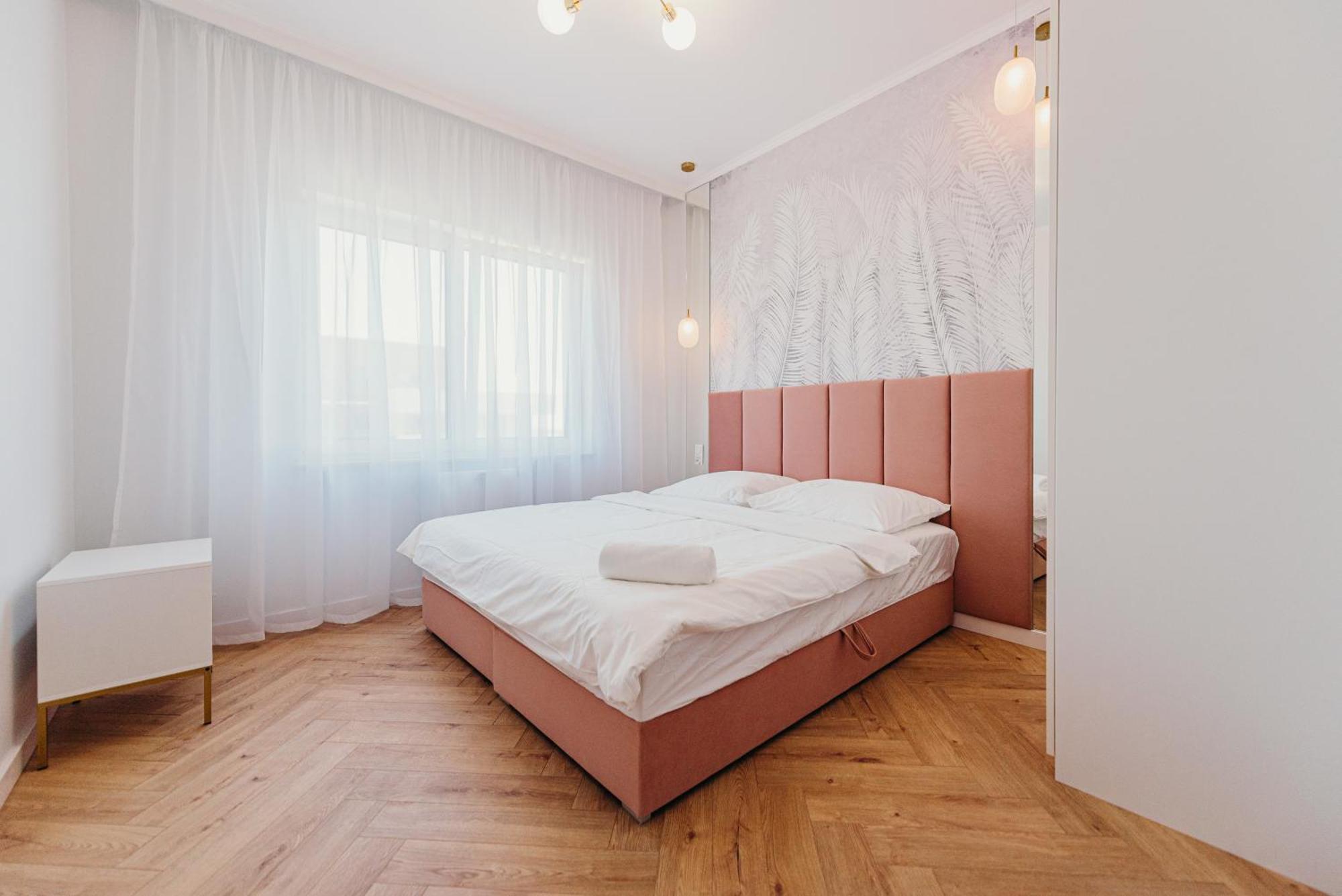3 Bedrooms Premium Bella Rosa For 8 Guests With Ac And Underground Parking Rzeszów Exterior foto
