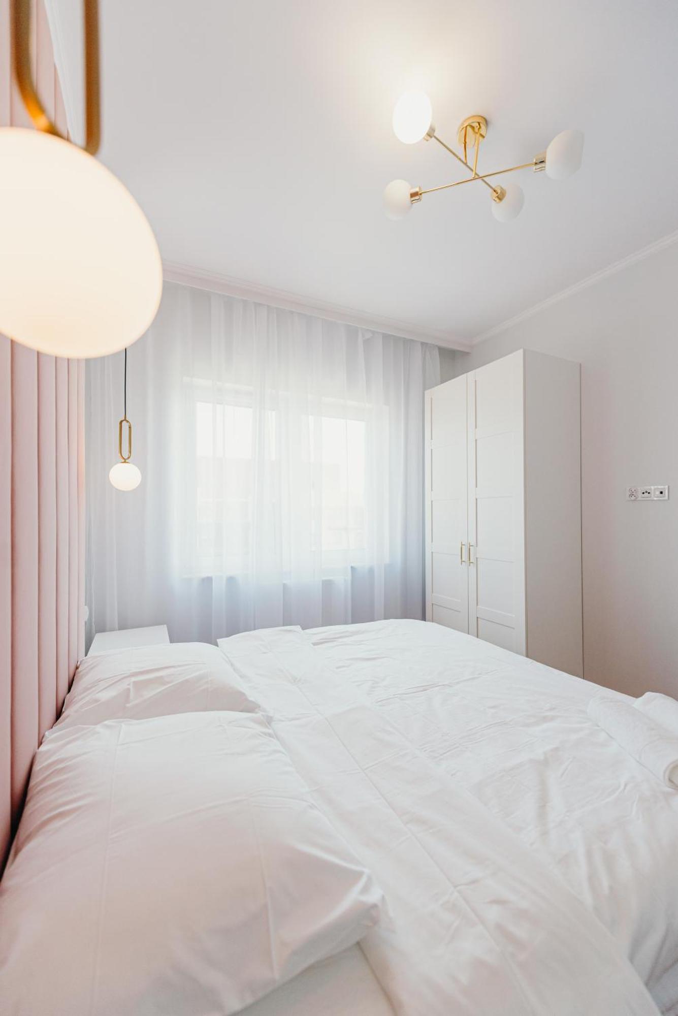 3 Bedrooms Premium Bella Rosa For 8 Guests With Ac And Underground Parking Rzeszów Exterior foto